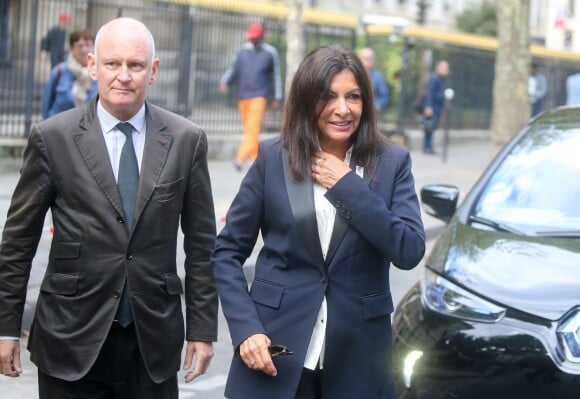 Anne Hidalgo - Arrivées - Obsèques de Mireille Darc en l'église Saint-Sulpice à Paris, France, le 1er septembre 2017.