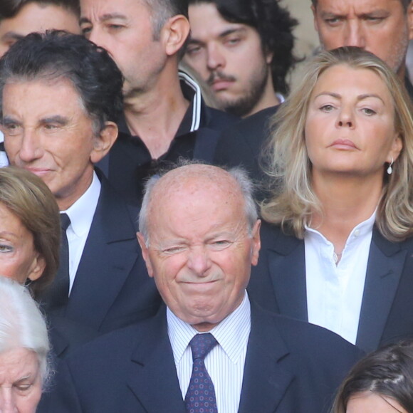 Jack Lang, Jacques Toubon et sa femme Lise - Sorties des obsèques de Mireille Darc en l'église Saint-Sulpice à Paris. Le 1er septembre 2017