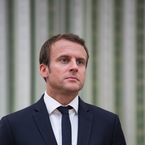 Le président Emmanuel Macron et sa femme Brigitte Macron lors de la cérémonie de bienvenue au palais présidentiel à Athènes le 7 septembre 2017. © Eliot Blondet / Pool / Bestimage