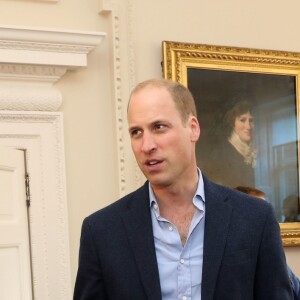 Le prince William, duc de Cambridge, recevait le 7 septembre 2017 au palais de Kensington, à Londres, l'équipe de football d'Angleterre des moins de 20 ans, récemment sacrée championne du monde.