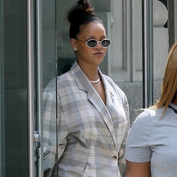 Rihanna se rend au Brooklyn Navy Yard à New York, le 7 septembre 2017.