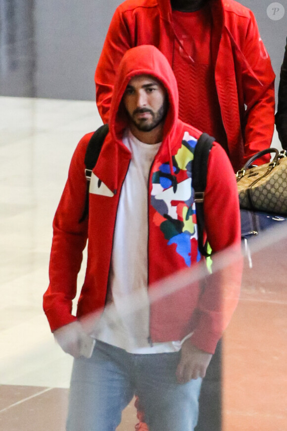 Karim Benzema à son arrivée à l'aéroport Roissy Charles-de-Gaulle de retour de Los Angeles le 16 juin 2016.