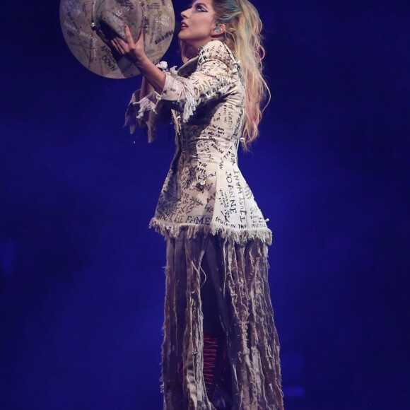 Lady Gaga en concert au Rogers Arena à Vancouver à l'occasion de sa tournée mondiale "Joanne", le 1er août 2017.