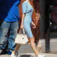 Selena Gomez quitte son appartement à New York le 15 septembre 2017.  New York, NY - Actress Selena Gomez is spotted leaving her apartment and heading to a meeting in New York. Selena, after having a kidney transplant this summer, looked stunning in a light blue summer dress.15/09/2017 - New York
