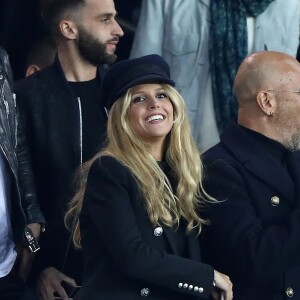 Pascal Obispo et sa femme Julie Hantson au match de Ligue 1 "PSG - OL (2-0)" au Parc des Princes à Paris, le 17 septembre 2017. © Cyril Moreau/Bestimage