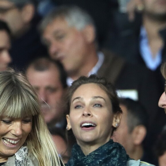 Nagui et sa femme Mélanie Page au match de Ligue 1 "PSG - OL (2-0)" au Parc des Princes à Paris, le 17 septembre 2017. © Cyril Moreau/Bestimage