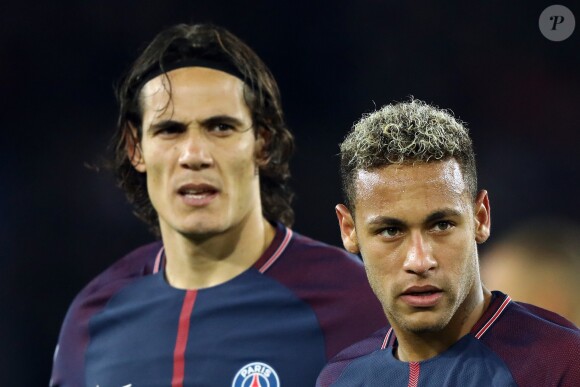Neymar et Edinson Cavani lors du match de Ligue 1 "PSG - OL (2-0)" au Parc des Princes à Paris, le 17 septembre 2017. © Cyril Moreau/Bestimage