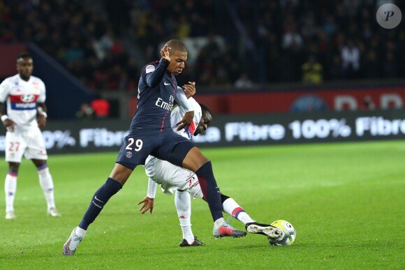 Kylian Mbappé lors du match de Ligue 1 "PSG - OL (2-0)" au Parc des Princes à Paris, le 17 septembre 2017. © Cyril Moreau/Bestimage