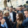 Emmanuel Macron et sa femme Brigitte Macron, accompagné de leur chien Nemo lors des Journées européennes du patrimoine au palais de l'Elysée à Paris, le 17 septembre 2017. © Jacques Witt/Pool/Bestimage