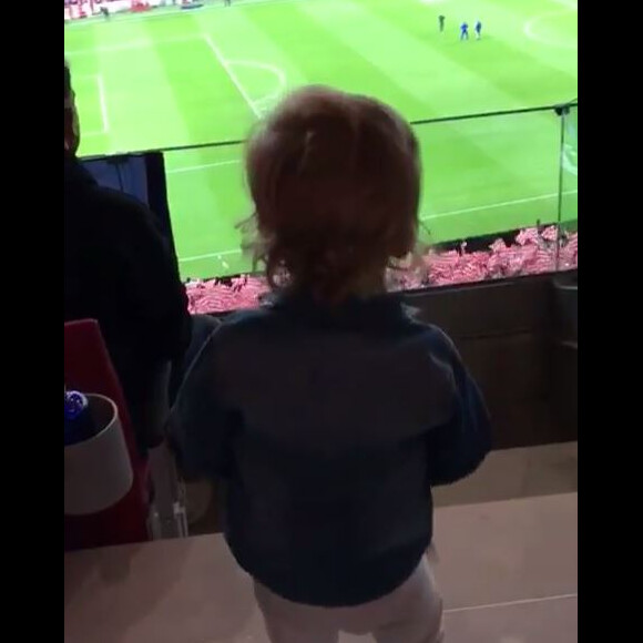 Antoine Griezmann publie une vidéo de sa fille Mia, 1 an, au Wanda Metropolitano, le nouveau stade de l'Atletico Madrid. Instagram, le 18 septembre 2017.