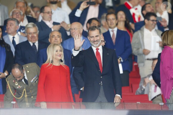 Le roi Felipe VI d'Espagne assiste à l'inauguration du nouveau stade Wanda Metropolitano lors du match de football de la Liga Atletico de Madrid contre Malaga à Madrid le 16 septembre 2017.