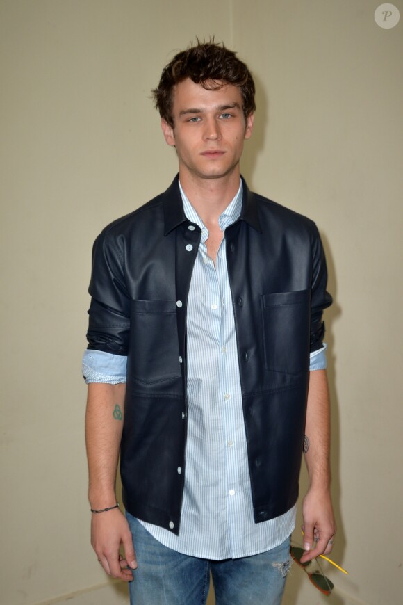 Brandon Flynn au défilé de mode Cerruti 1881 printemps-été 2018 à Paris, le 23 juin 2017. © CVS/Veeren/Bestimage