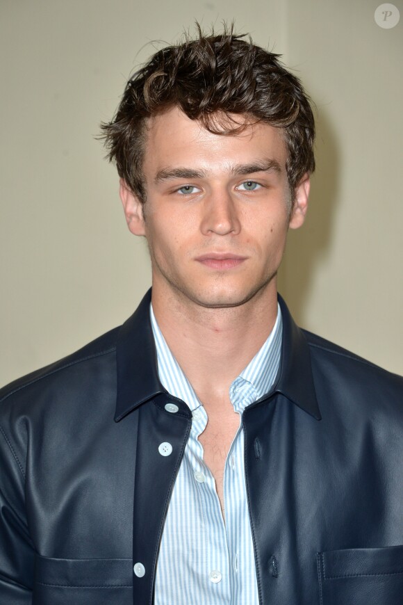 Brandon Flynn au défilé de mode Cerruti 1881 printemps-été 2018 à Paris, le 23 juin 2017. © CVS/Veeren/Bestimage
