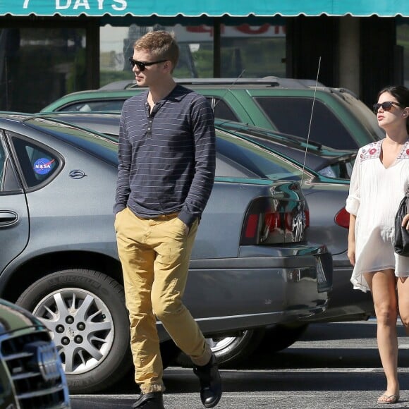 Rachel Bilson, enceinte, et Hayden Christensen à Los Angeles, le 7 octobre 2014.