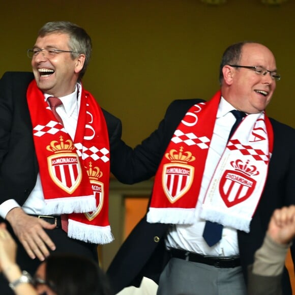 Dmitri Rybolovlev et le prince Albert II de Monaco enthousiastes lors du sacre de l'AS Monaco, couronnée championne de France le 17 mai 2017 au stade Louis-II à l'issue d'un match contre l'AS Saint-Etienne. Depuis, le climat a bien changé sur le Rocher entre le milliardaire et le souverain. © Bruno Bebert/Bestimage