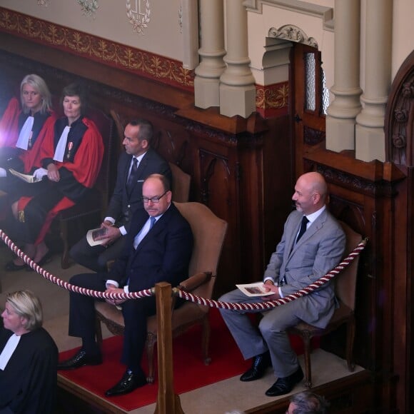 Le prince Albert II de Monaco assistait le 2 octobre 2017, avec à sa gauche Laurent Anselmi, nouveau directeur à Monaco des Services judiciaires et président du Conseil d'Etat, à l'audience solennelle de rentrée des cours et tribunaux de Monaco. © Bruno Bebert / Bestimage