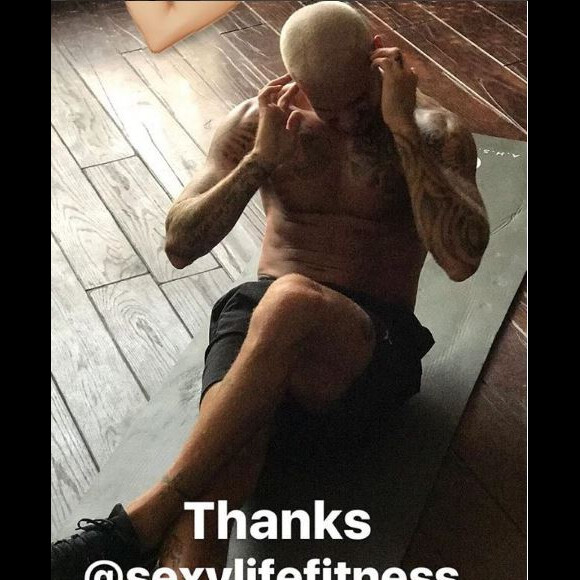 M. Pokora partage le même cours de sport que sa chérie Christina Milian, avec Justin Shaw, de Sexy Life Fitness. Insta story, août 2017