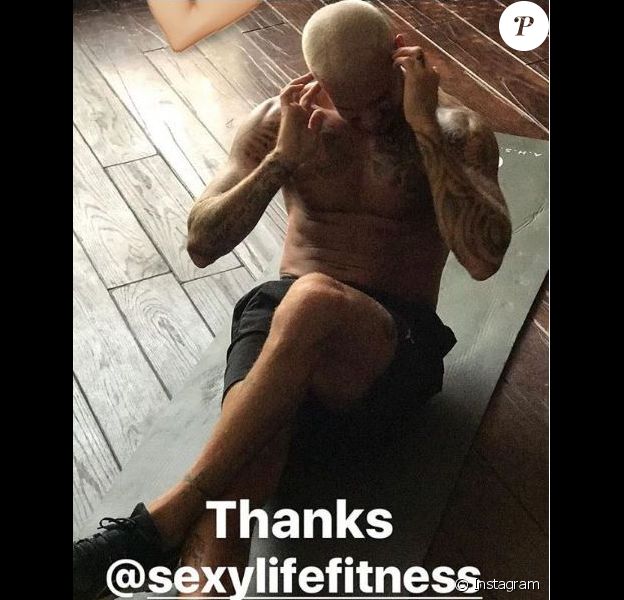 M. Pokora partage le même cours de sport que sa chérie Christina Milian, avec Justin Shaw, de Sexy Life Fitness. Insta story, août 2017