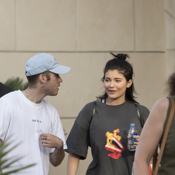 Exclusif - Kylie Jenner sans maquillage sort d'un centre médical avec son ami Harry Hudson à Calabasas, le 12 septembre 2017