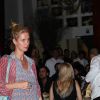 Nicky Hilton, enceinte et son mari James Rothschild lors d'une soirée en amoureux au Socialista dans le quartier de Soho à New York, le 23 septembre 2017.