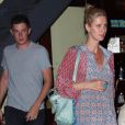 Nicky Hilton, enceinte et son mari James Rothschild lors d'une soirée en amoureux au Socialista dans le quartier de Soho à New York, le 23 septembre 2017.