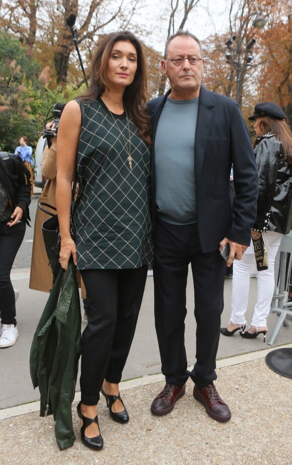 Jean Reno et sa femme Zofia - Arrivées au défilé de mode printemps-été 2018 "Lanvin" au Grand Palais à Paris. Le 27 septembre 2017 © CVS-Veeren / Bestimage