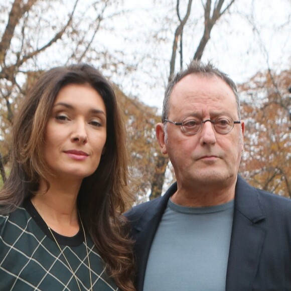 Jean Reno et sa femme Zofia - Arrivées au défilé de mode printemps-été 2018 "Lanvin" au Grand Palais à Paris. Le 27 septembre 2017 © CVS-Veeren / Bestimage