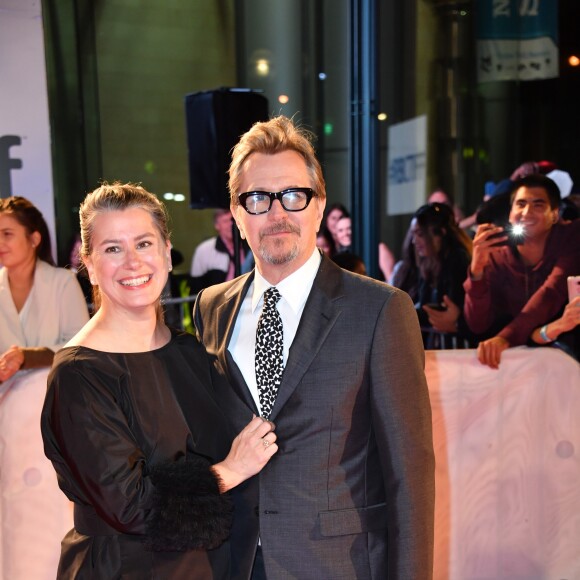 Gary Oldman et sa compagne à la première de "Darkest Hour" au Toronto International Film Festival 2017 (TIFF), le 11 septembre 2017. © Igor Vidyashev via Zuma Press/Bestimage