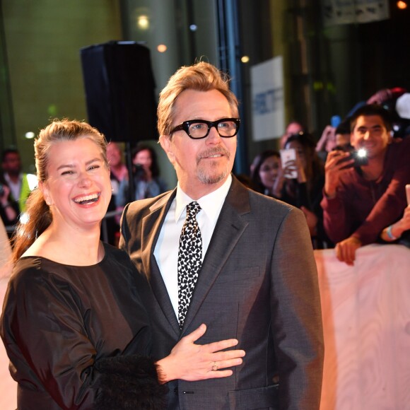 Gary Oldman et sa compagne à la première de "Darkest Hour" au Toronto International Film Festival 2017 (TIFF), le 11 septembre 2017. © Igor Vidyashev via Zuma Press/Bestimage