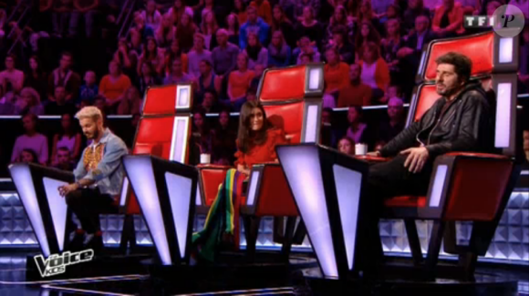 Jenifer, stylée dans "The Voice Kids 4" sur TF1 le 16 septembre 2017. Ici avec les autres coachs.