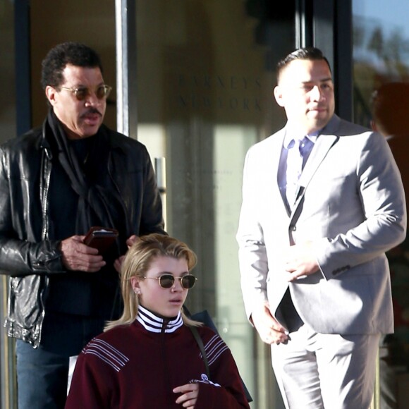 Lionel Richie fait du shopping avec sa fille Sofia Richie à Barney's New York à Beverly Hills, le 5 mars 2017.