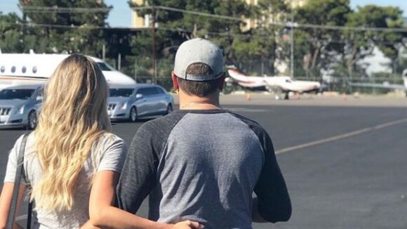 Jason Aldean retourne avec sa femme sur les lieux de la fusillade de Las Vegas