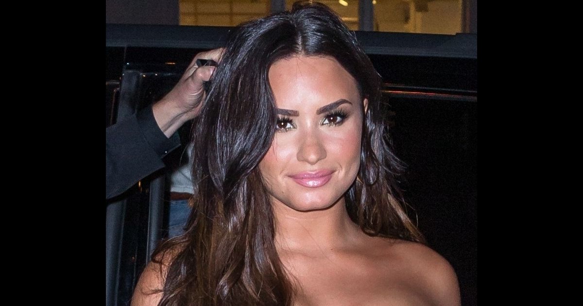 Demi Lovato à la sortie d'un Starbucks dans le quartier de Soho à New