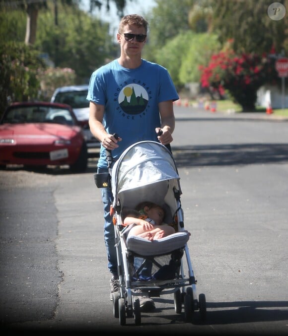 Exclusif - Hayden Christensen passe la journée avec sa fille Brair Rose à Pasadena, le 5 octobre 2017.