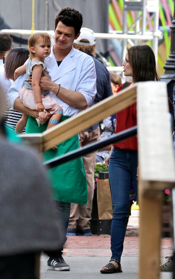 Exclusif - Hayden Christensen reçoit la visite de sa compagne Rachel Bilson et leur fille Briar Rose sur le tournage de ''Little Italy'' à Toronto, le 13 juin 2017.