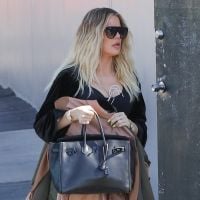 Khloé Kardashian enceinte : Toujours pas prête à officialiser, elle se camoufle