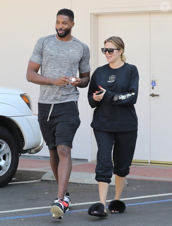 Khloe Kardashian à la sortie de chez le dermatologue avec son compagnon Tristan Thompson, à Los Angeles, e 16 septembre 2017.