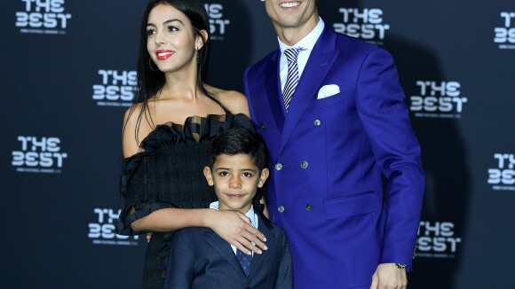 Cristiano Ronaldo pose en famille, à quelques jours de l'accouchement