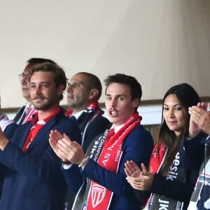 Semi-exclusif - Le prince Albert II de Monaco, Pierre Casiraghi, Louis Ducruet (tous trois moustachus) et sa compagne Marie lors du match de Ligue des Champions entre l'AS Monaco et le Besiktas Istanbul au stade Louis II à Monaco le 17 octobre 2017. © Bruno Bebert / Bestimage