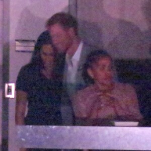 Le prince Harry et Meghan Markle devant le show de Bruce Springsteen lors de la cérémonie de clôture des Invictus Games à Toronto au Canada le 30 septembre 2017.