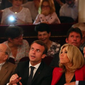 Exclusif - Marc Ladreit de Lacharrière, le président de la République française Emmanuel Macron, Brigitte Macronet Jean-Claude Camus - Représentation de la pièce de théâtre "Le Tartuffe" au théâtre de la porte Saint-Martin à Paris, le 14 octobre 2017. © Sébastien Valiela/Bestimage