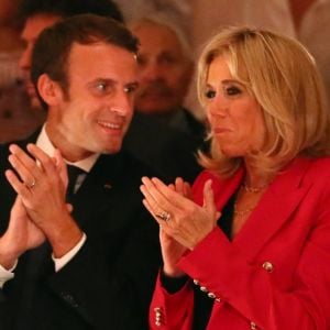 Exclusif - Marc Ladreit de Lacharrière, le président de la République Emmanuel Macron, son épouse Brigitte Macron et Jean-Claude Camus - Représentation de la pièce de théâtre "Le Tartuffe" au théâtre de la porte Saint-Martin à Paris, le 14 octobre 2017. © Sébastien Valiela/Bestimage