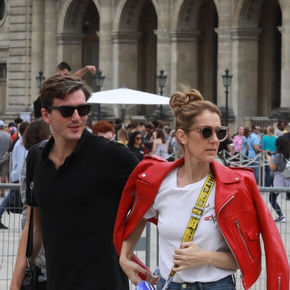 Exclusif  - Céline Dion se rend chez Chanel à Paris en compagnie de son danseur Pepe Munoz qui ne la quitte plus... Le 14 juillet 2017.