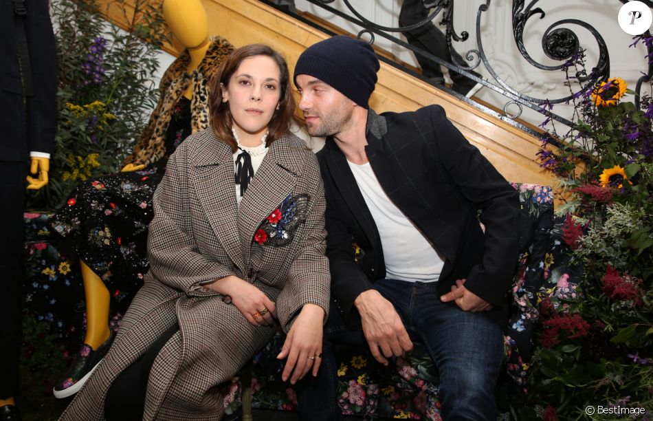 Alysson Paradis et son compagnon Guillaume Gouix Soirée de lancement de la collection Erdem x Alysson Paradis et son compagnon Guillaume Gouix Soirée de lancement de la collection Erdem x