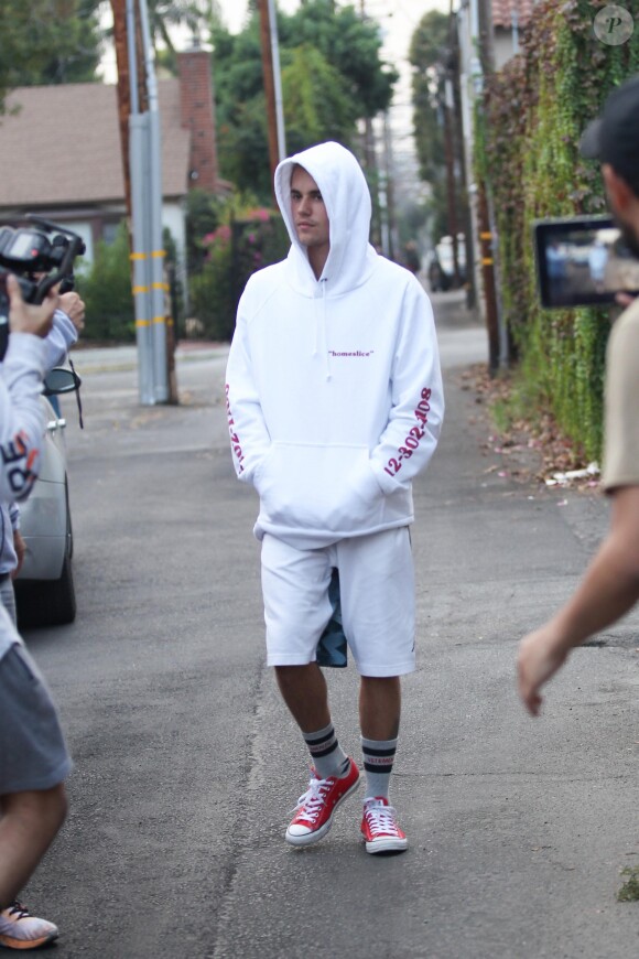 Justin Bieber à Los Angeles le 29 octobre 2017. Quelques instants auparavant, le chanteur avait été aperçu dans un café lors d'un rendez-vous en tête-à-tête avec Selena Gomez.