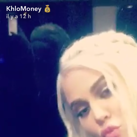 Tristan Thompson et Khloé Kardashian déguisés pour la soirée d'Halloween, le 30 octobre 2017. Sur Snapchat, la star de télé-réalité a confirmé à demi-mot sa grossesse en surnommant sur l'une de ses photos son chéri "daddy" ("papa").