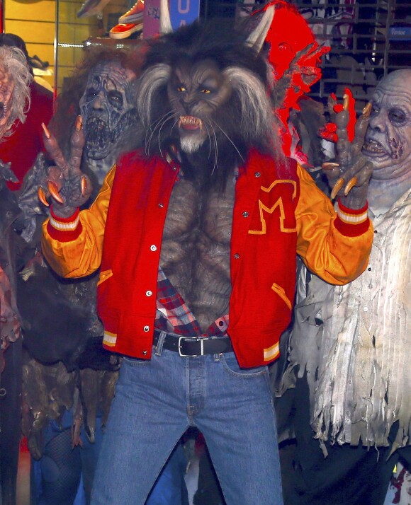 Heidi Klum déguisée en M. Jackson "Thriller" - Les célébrités arrivent à la 18ème soirée annuelle d'Halloween à New York, le 31 octobre 2017.