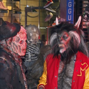 Heidi Klum déguisée en M. Jackson "Thriller" - Les célébrités arrivent à la 18ème soirée annuelle d'Halloween à New York, le 31 octobre 2017.