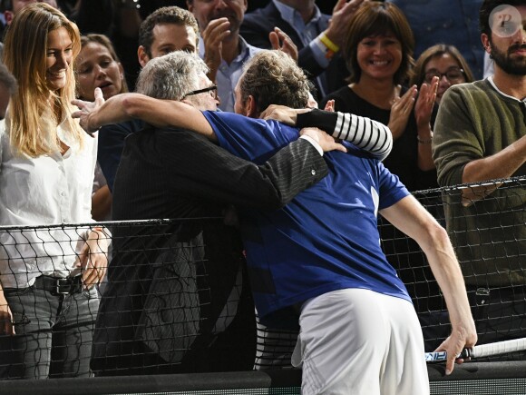 Le clan Julien Benetteau (sa femme Karen, sa mère et son père) - J. Benneteau élimine M. Cilic en quart de finale du tournoi de tennis "Rolex Paris Masters 2017" à Paris le 3 novembre 2017. © Veeren-Perusseau/Bestimage