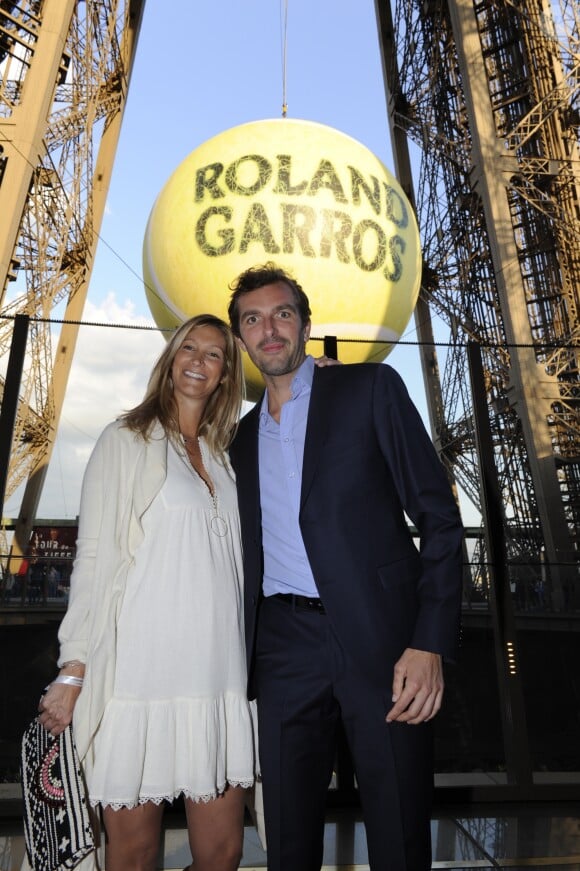 Julien Benneteau et sa femme Karen (enceinte) - Soirée des joueurs à la Tour Eiffel lors du tournoi de tennis de Roland Garros à Paris. Le 22 mai 2015